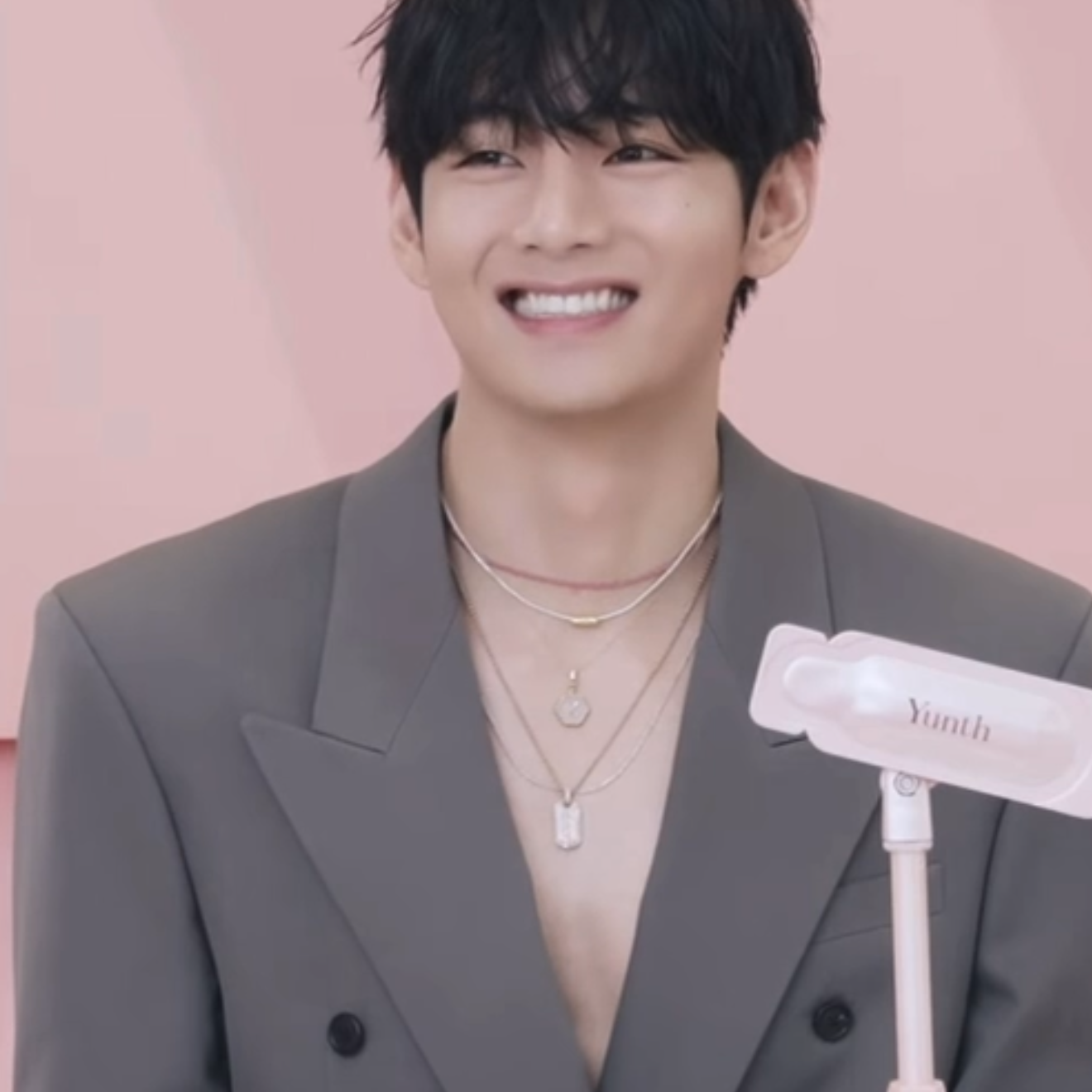 V (防弹少年团)的幕后花絮