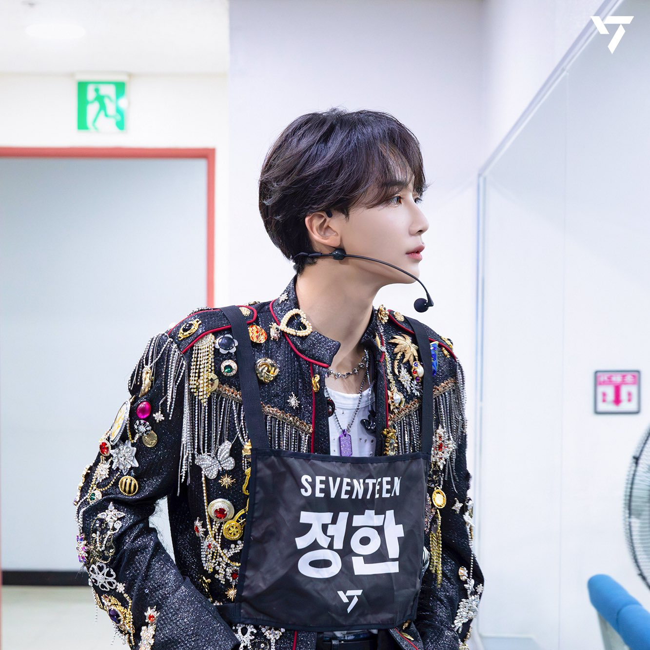 Latest photo of Jeonghan (SEVENTEEN)