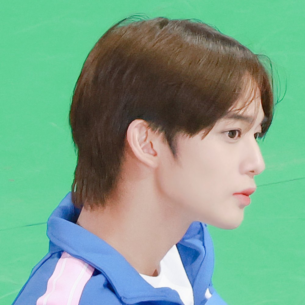Behind-the-scenes cut of Bae Jinyoung