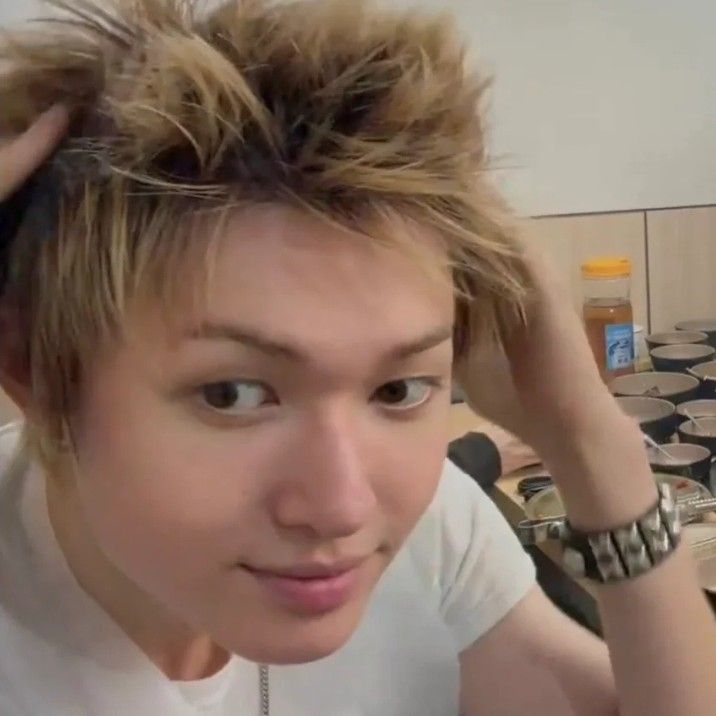 Behind-the-scenes cut of Martin (CORTIS)