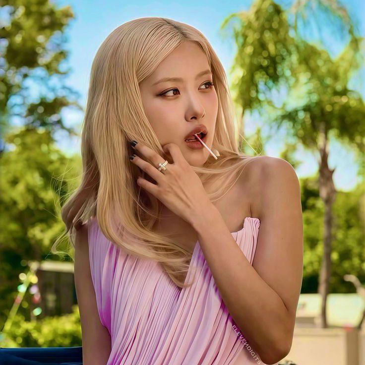 Latest photo of ROSÉ (BLACKPINK)