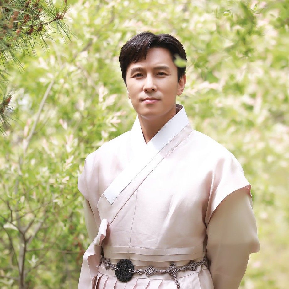 Recent activity shot of Kim Dongwan (SHINHWA)