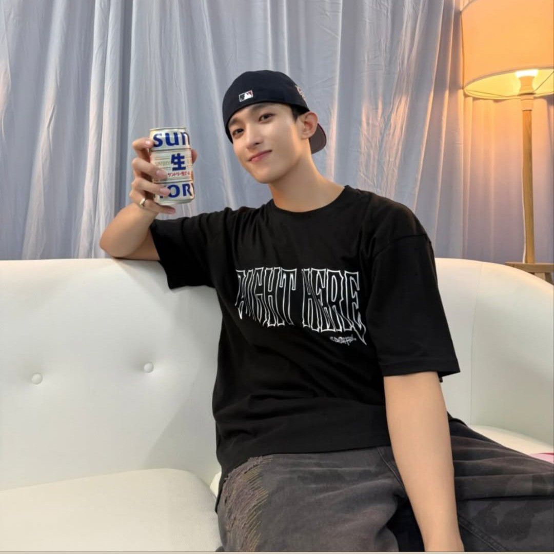 Latest photo of DK (SEVENTEEN)