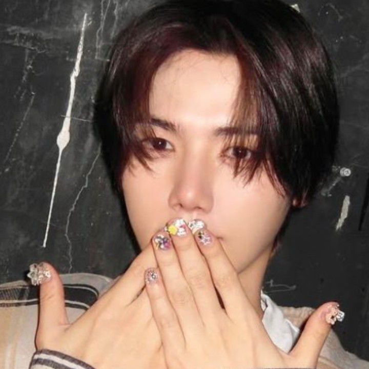 Recent activity shot of Minhee (CRAVITY)