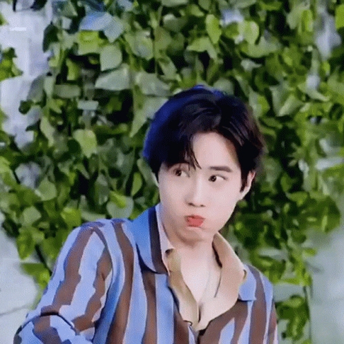 Behind-the-scenes cut of EXO