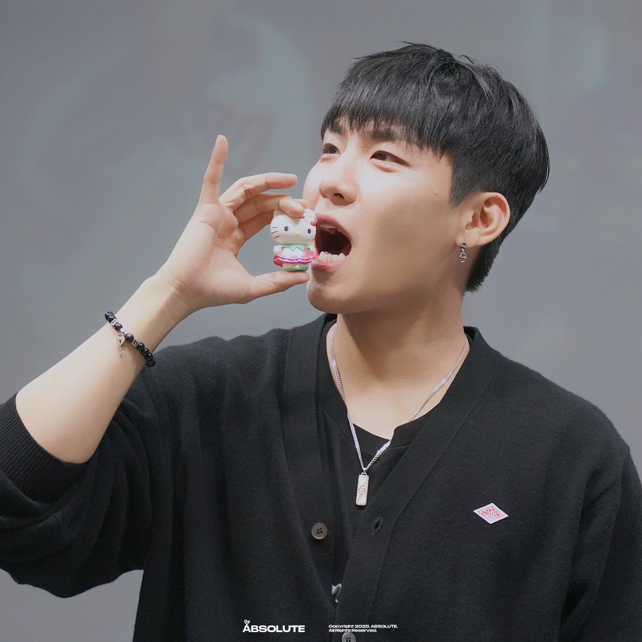 Behind-the-scenes cut of Park Woojin (AB6IX)