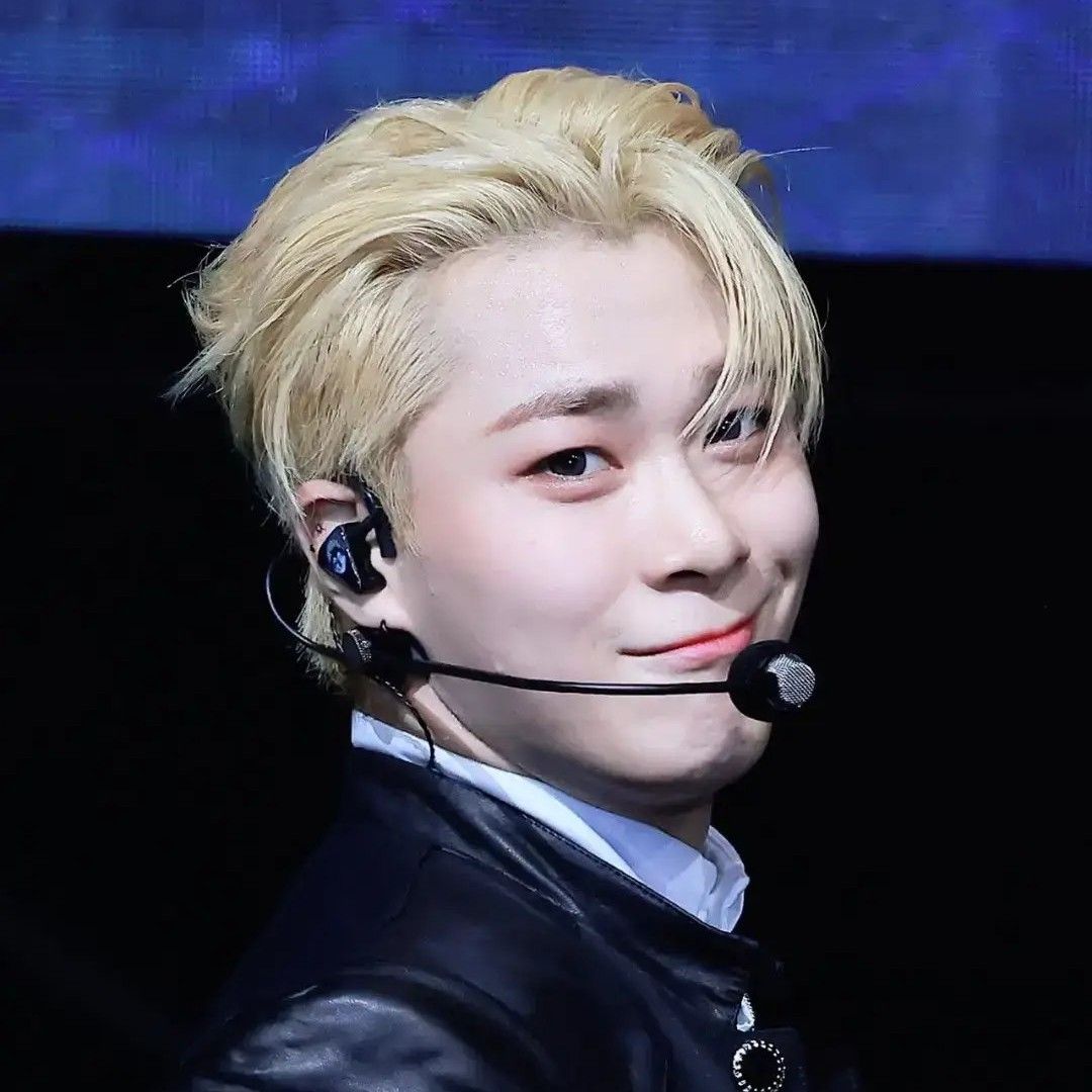 Latest photo of Moonbin (ASTRO)