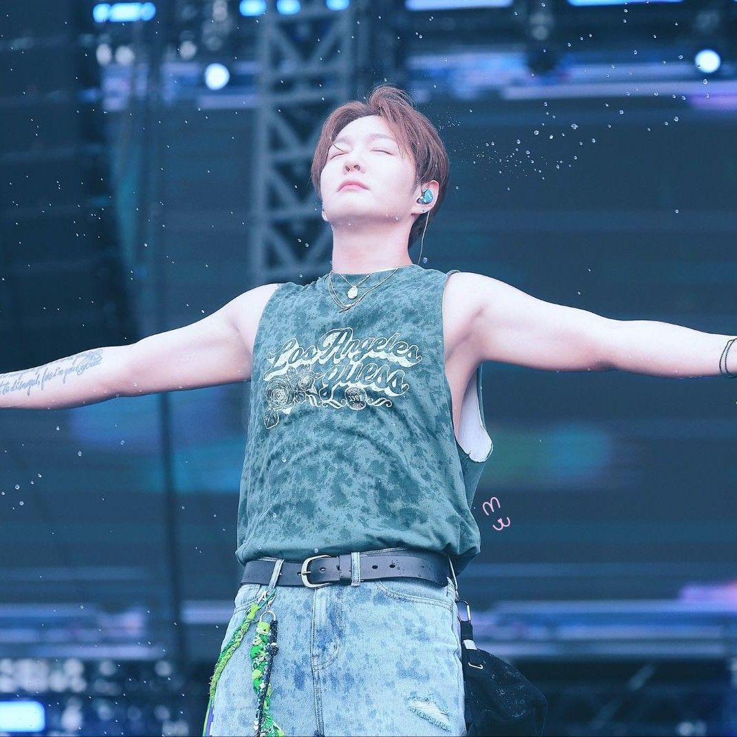 Behind-the-scenes cut of Lee Changsub (BTOB)