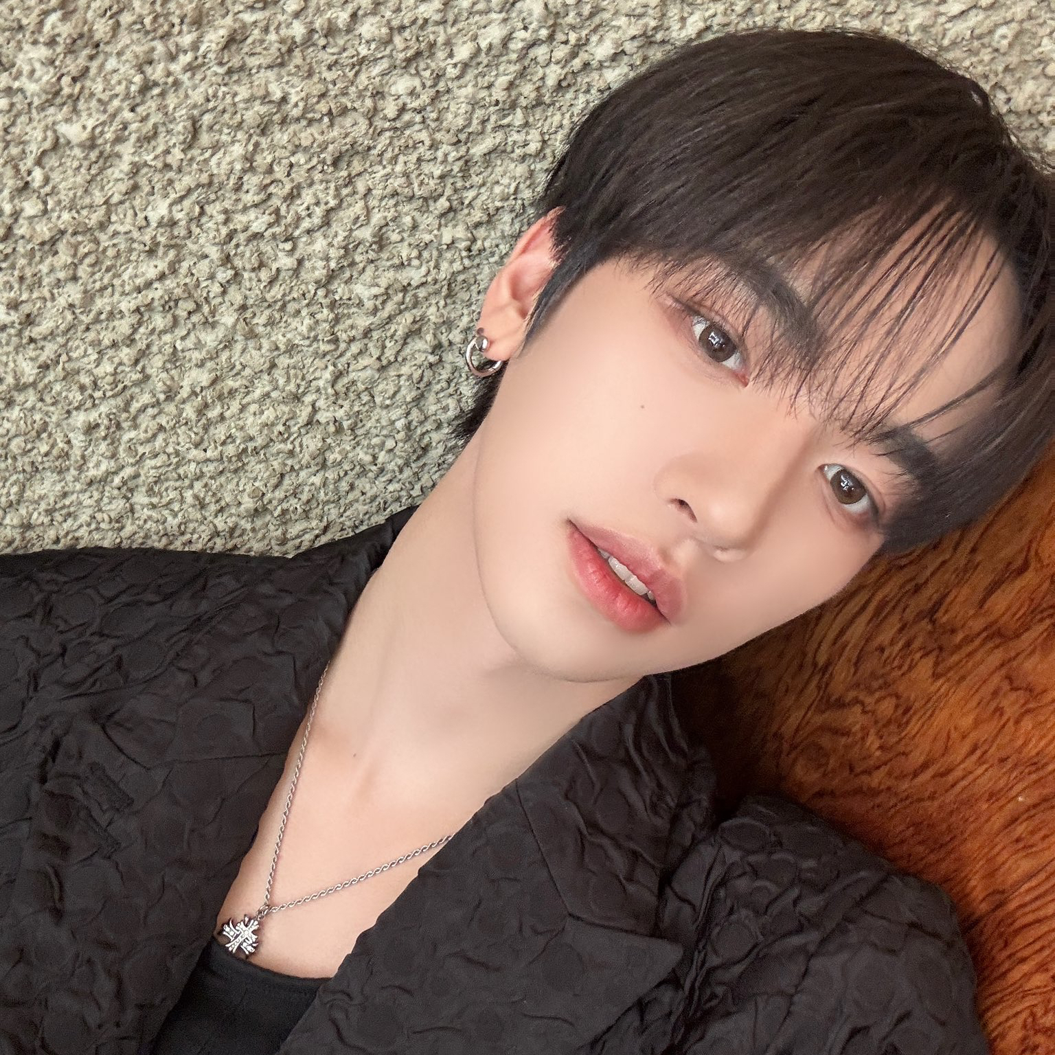 Behind-the-scenes cut of Hanjun (n.SSign)