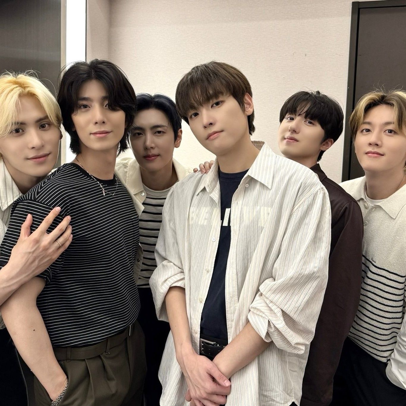 Behind-the-scenes cut of SF9