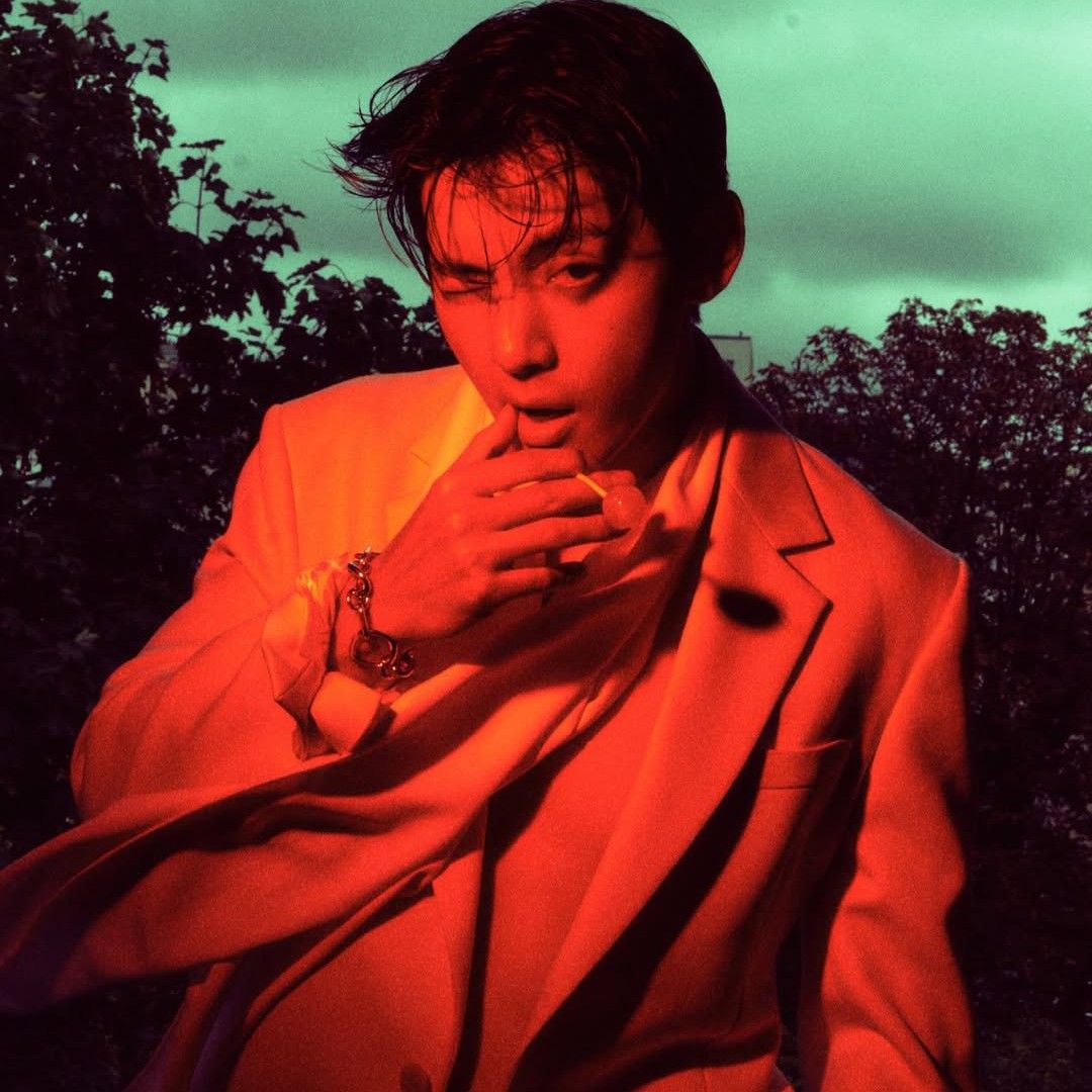 뷔 (방탄소년단)의 비하인드 컷