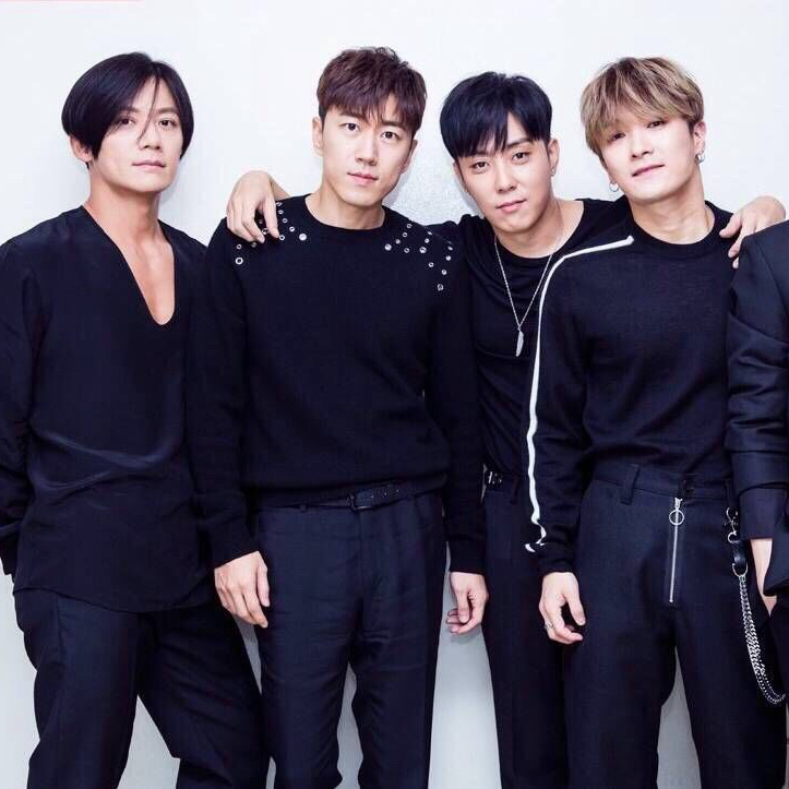 Behind-the-scenes cut of SECHSKIES