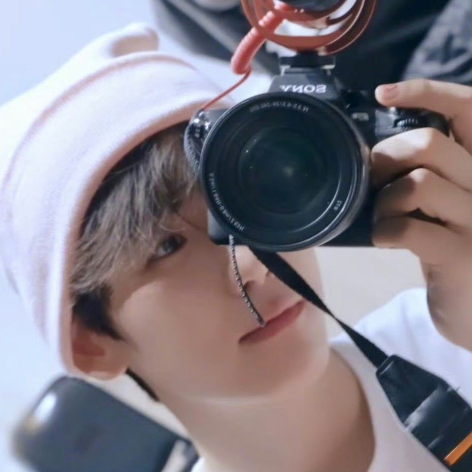 백현 (EXO) 최근 활동샷