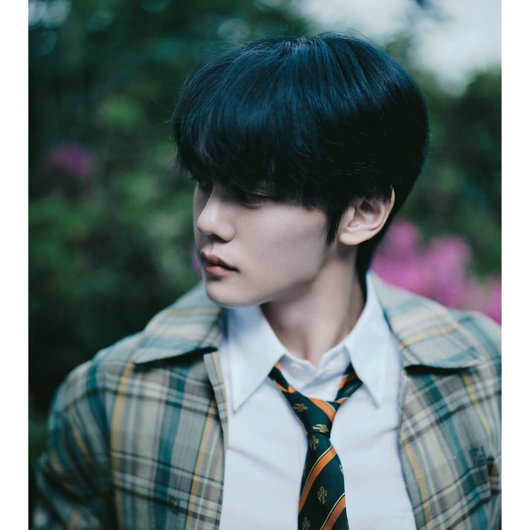 Latest photo of Kim Gyuvin (ZEROBASEONE)
