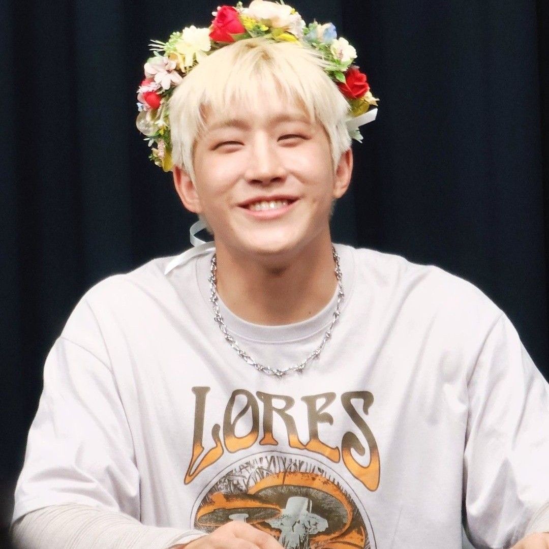 Latest photo of Jinjin (ASTRO)