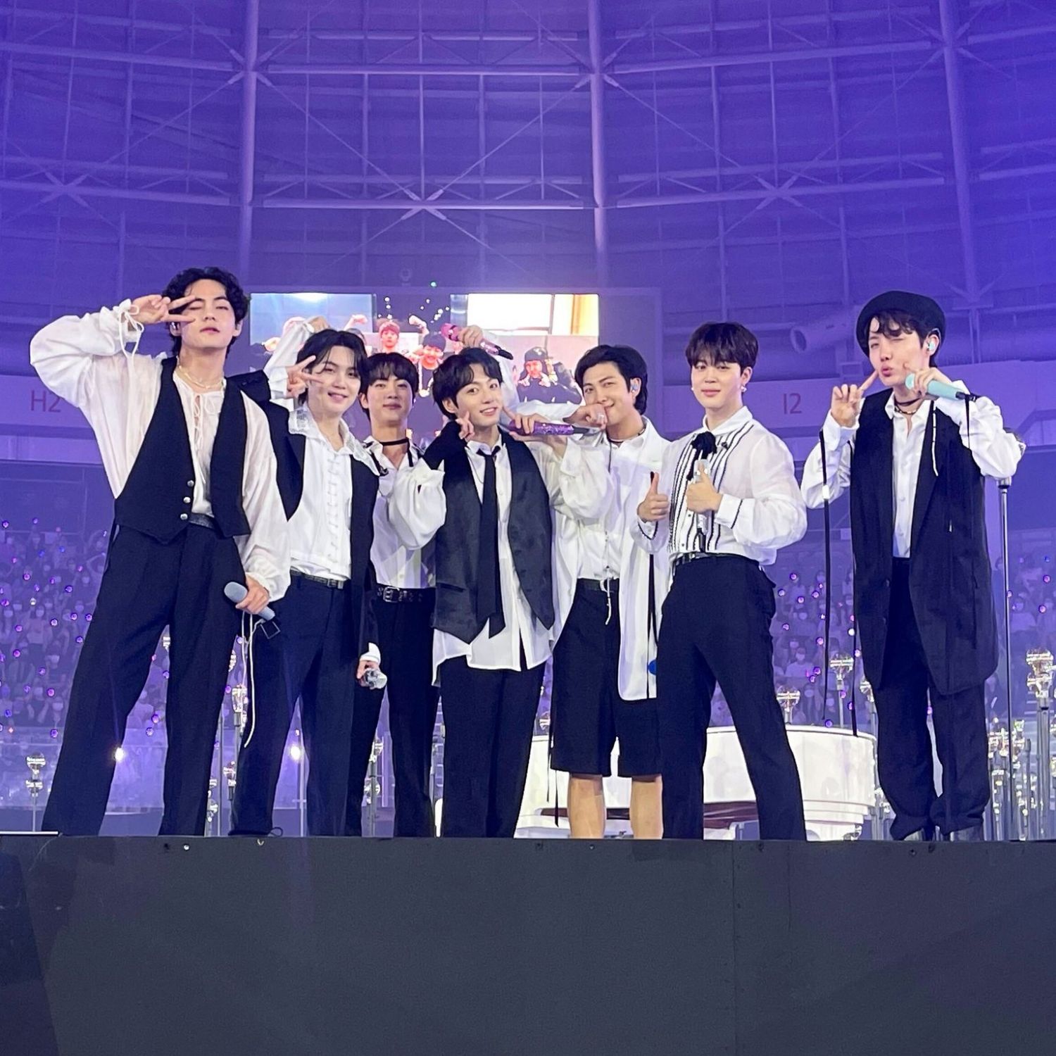 Behind-the-scenes cut of BTS