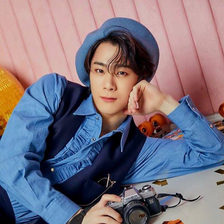 Latest photo of Moonbin (ASTRO)