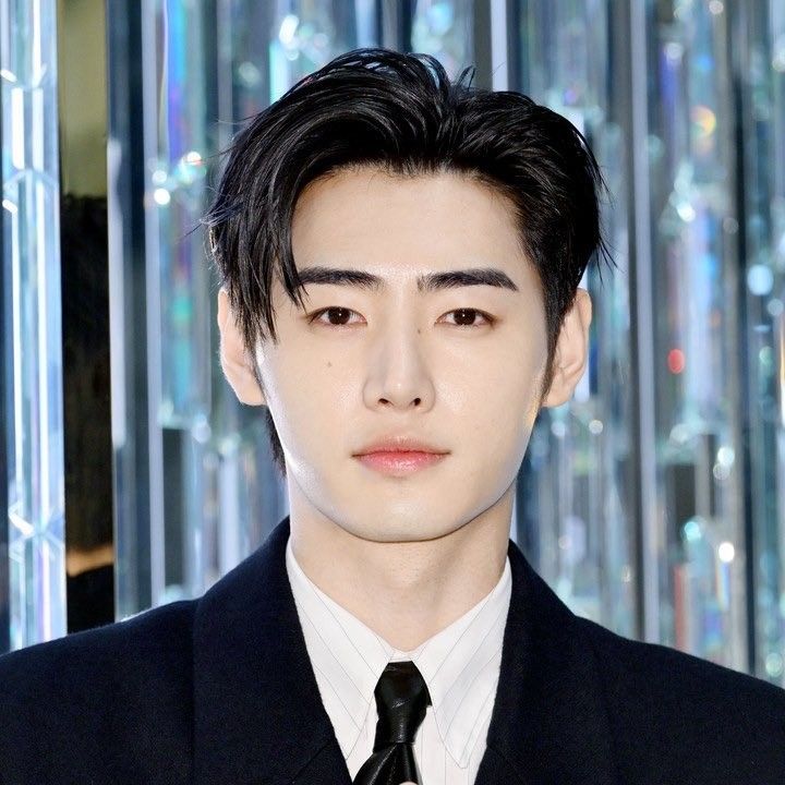 성훈 (ENHYPEN)의 최신 사진