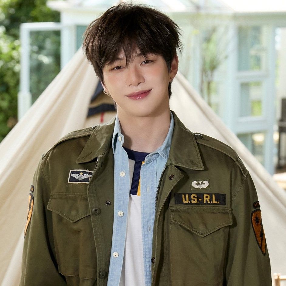 Behind-the-scenes cut of Kang Daniel