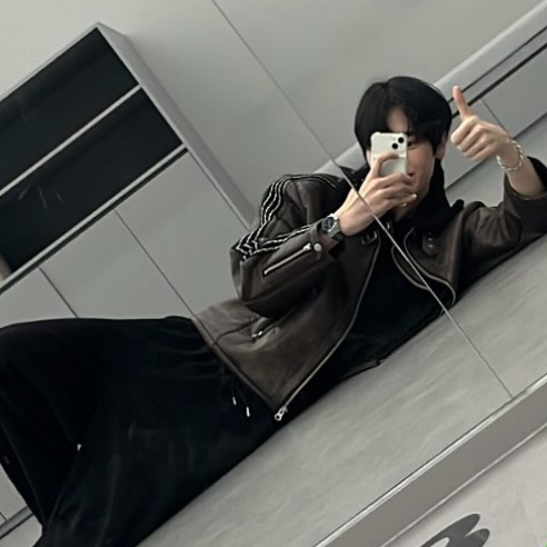 A moment captured by Park Donggyu's fan