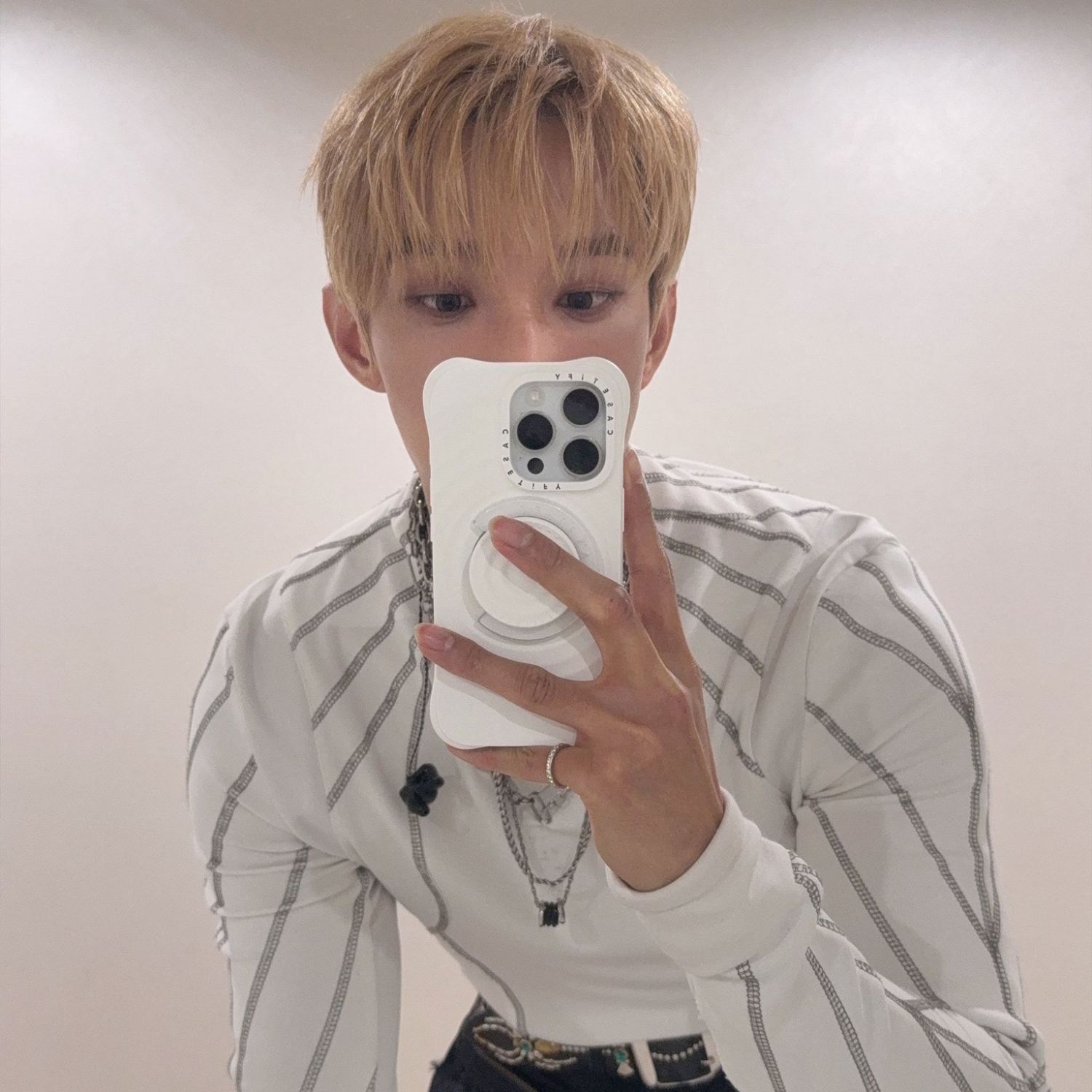 Behind-the-scenes cut of DK (SEVENTEEN)