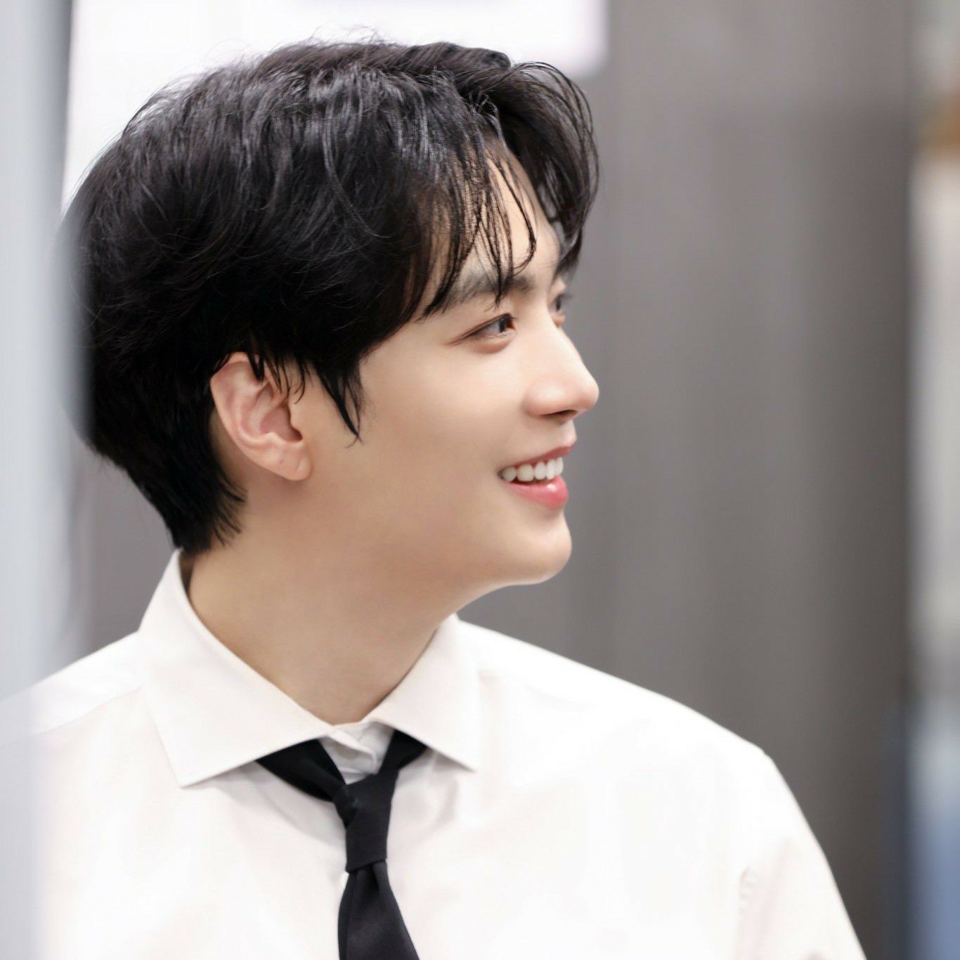 Behind-the-scenes cut of Kim Jonghyeon