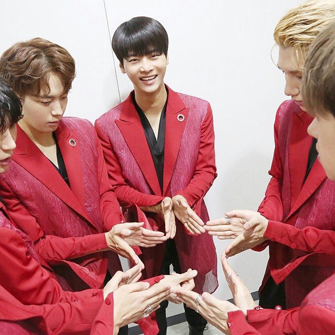 A moment captured by VIXX's fan