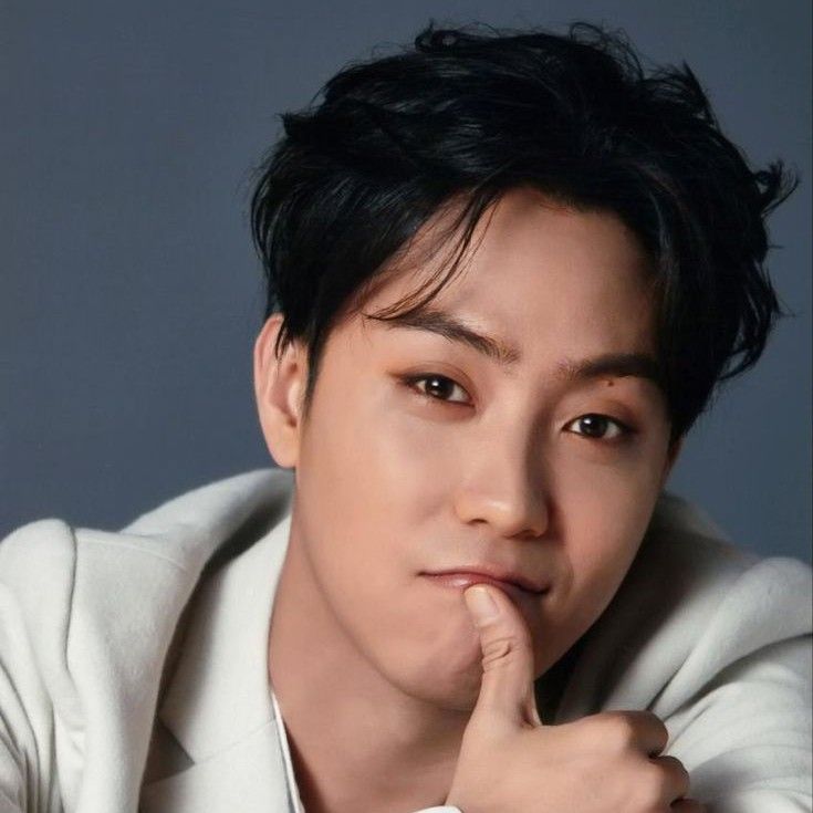 ウン・ジウォン (SECHSKIES)の舞台裏ショット