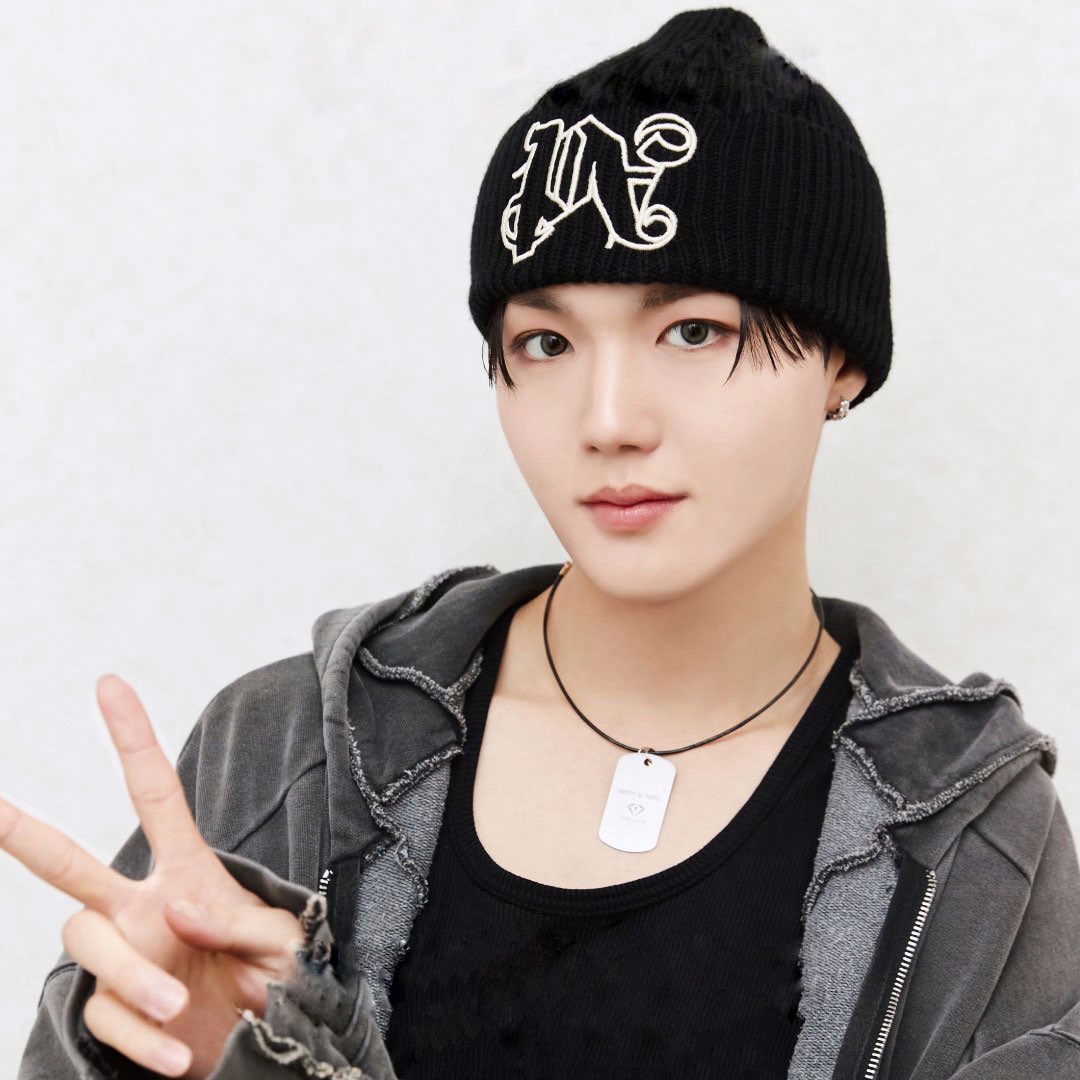 Recent activity shot of Doyoung (TREASURE)