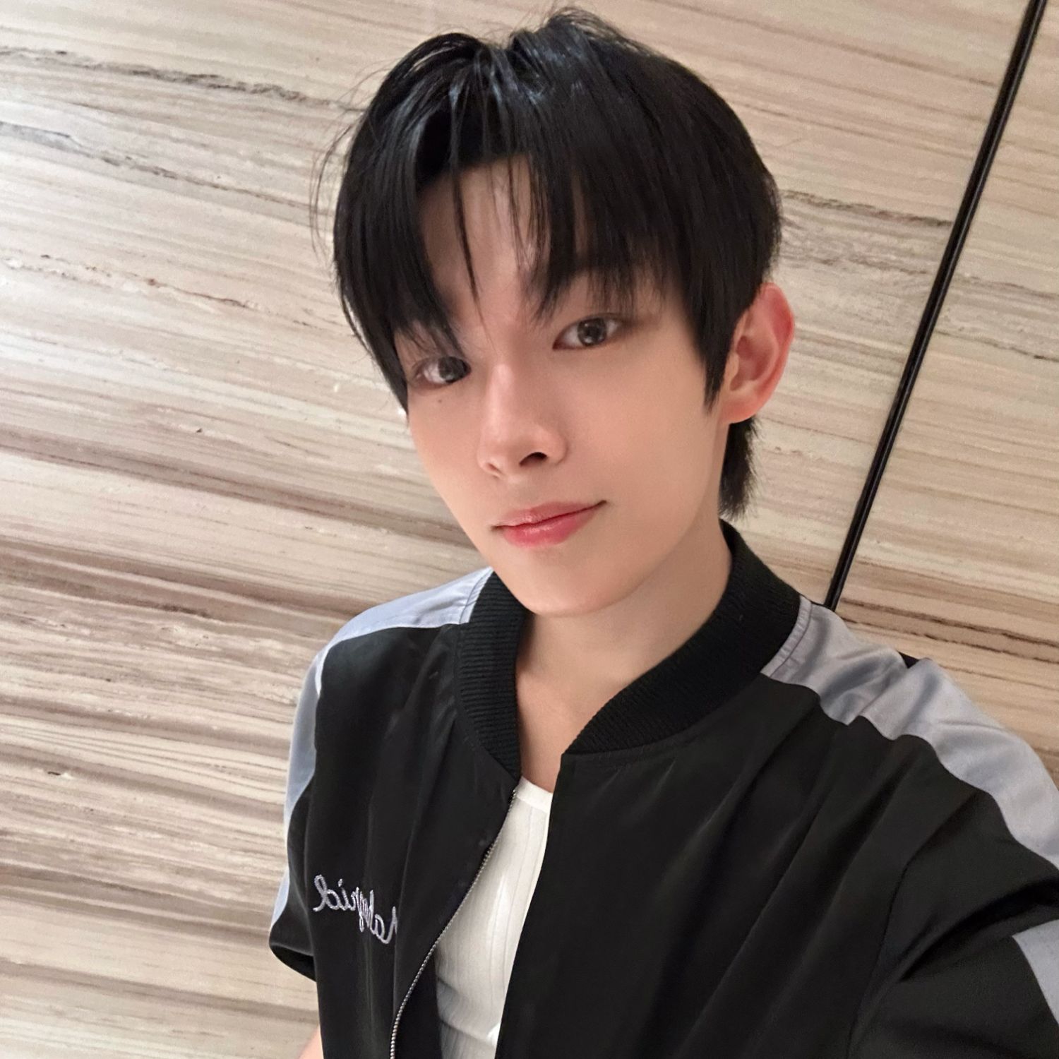 A moment captured by Steven (AHOF)'s fan