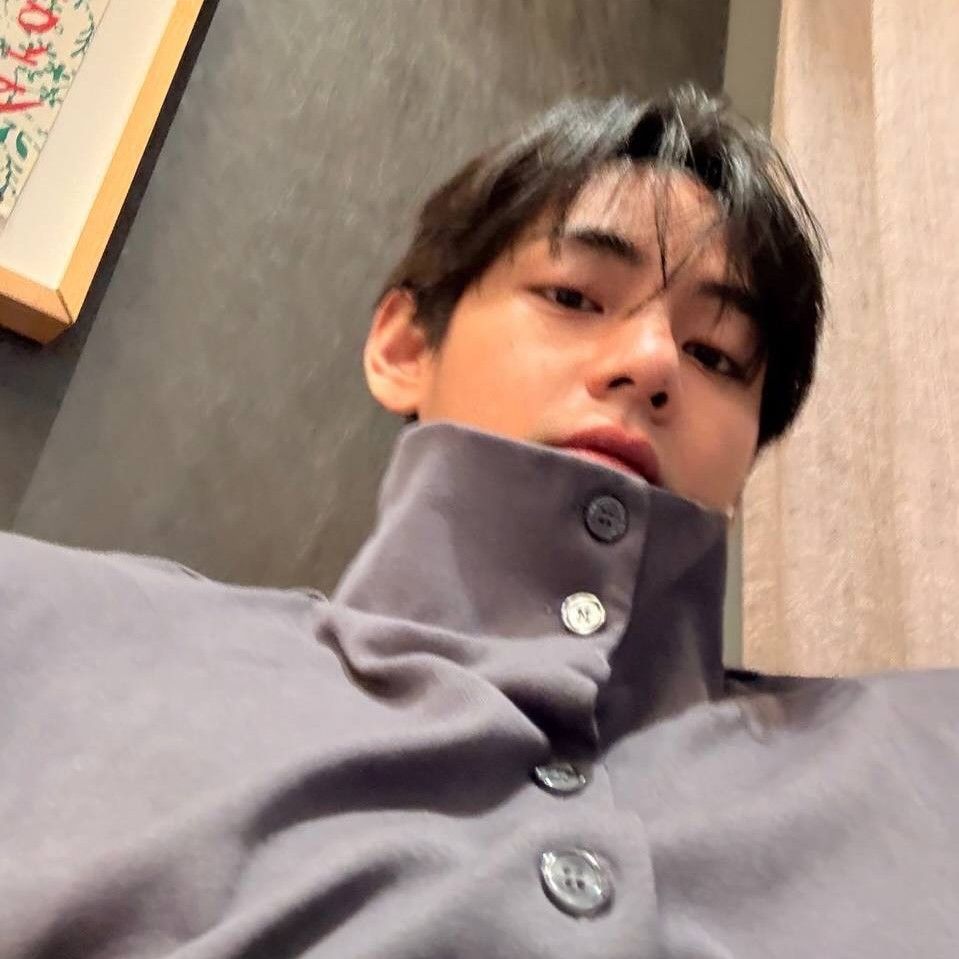 Latest photo of V (BTS)