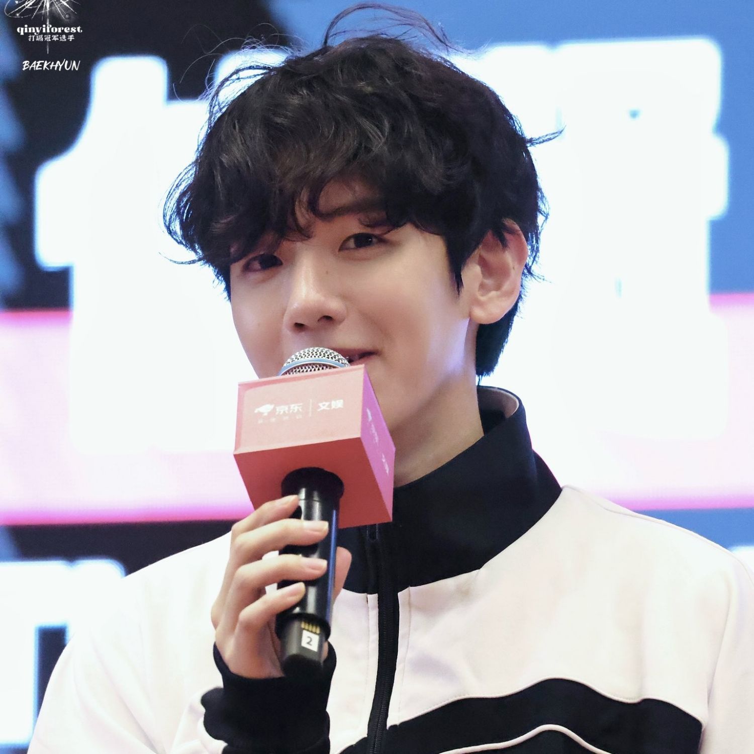 ベクヒョン (EXO)の舞台裏ショット