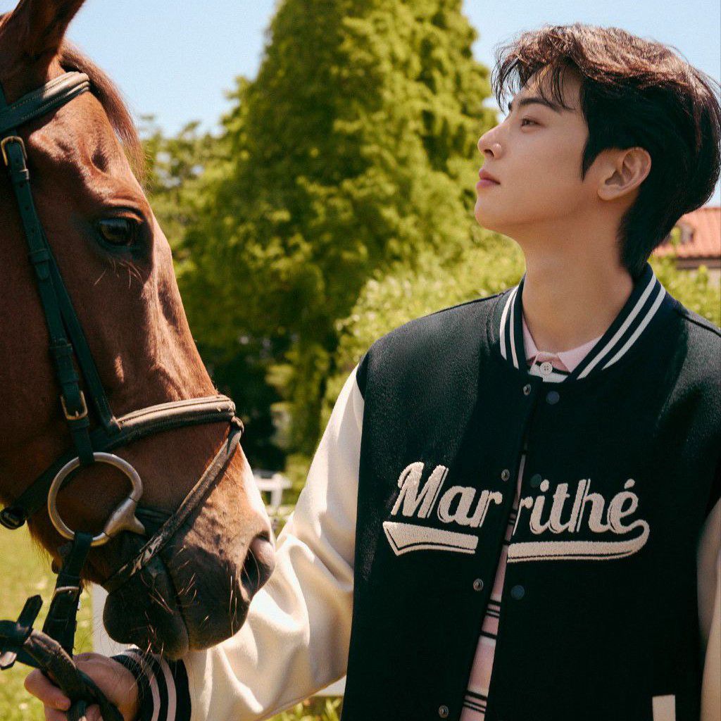 Latest photo of Eunwoo (ASTRO)