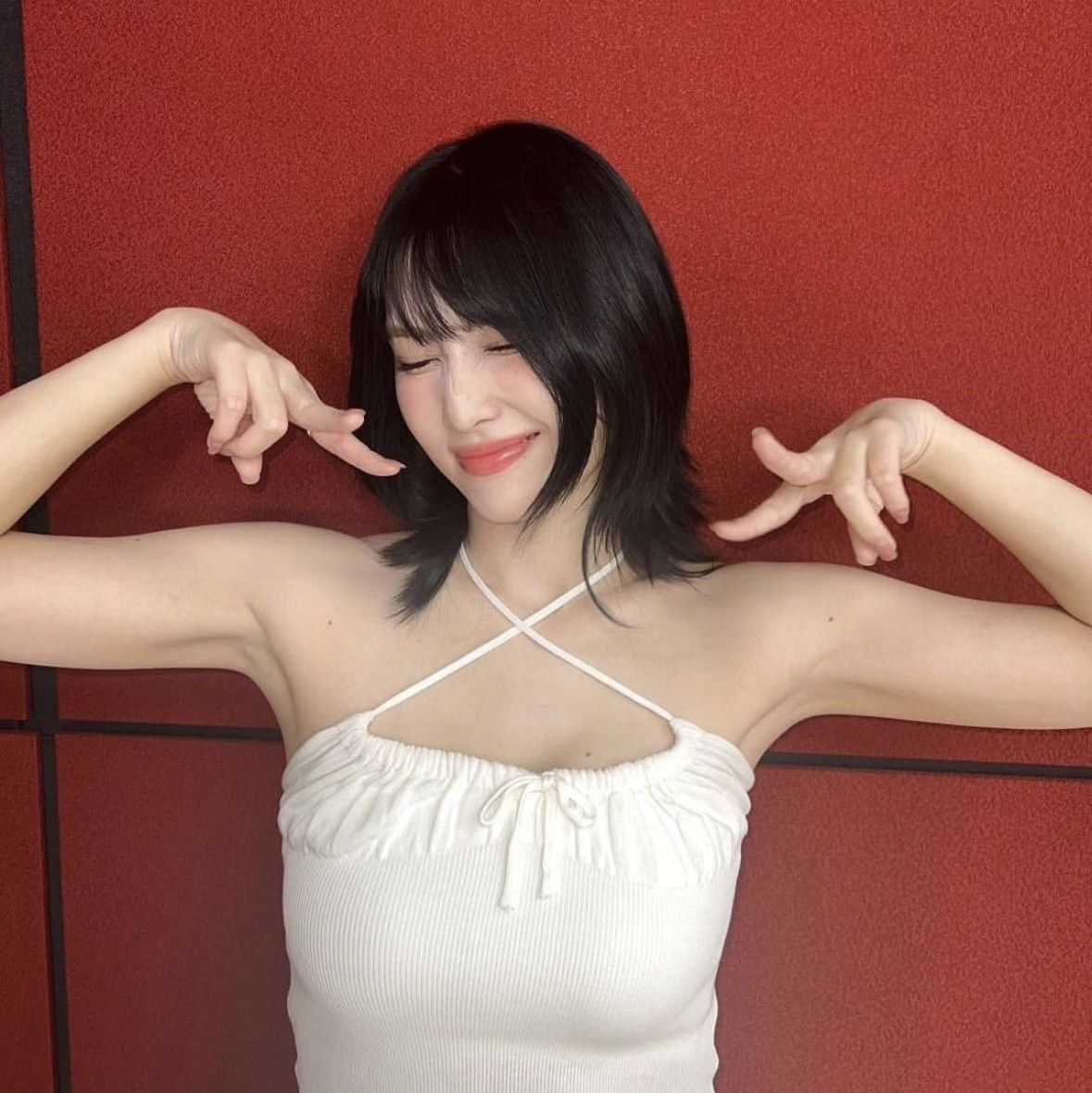 Recent activity shot of Momo (TWICE)