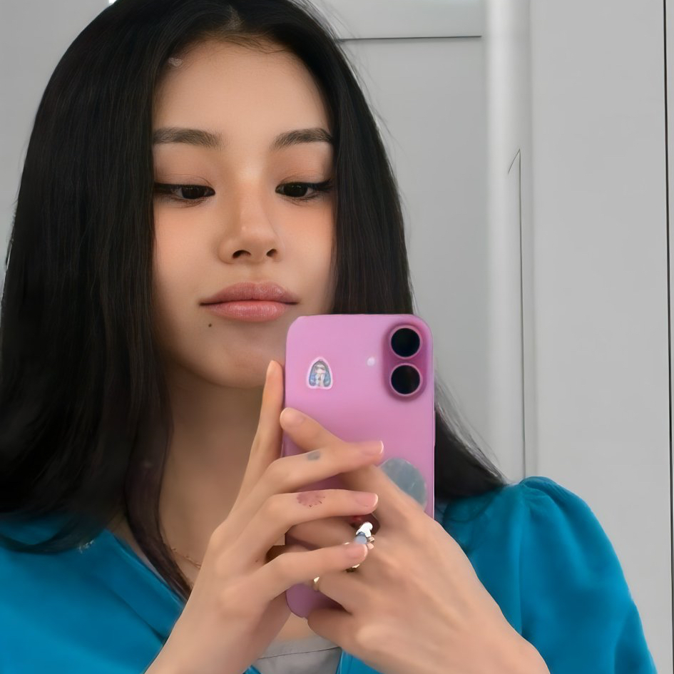 twice BDZ モバイルチャージャー チェヨン twice #チェヨン #chaeyoung #可愛い #エモい #twice_4th_world_tour