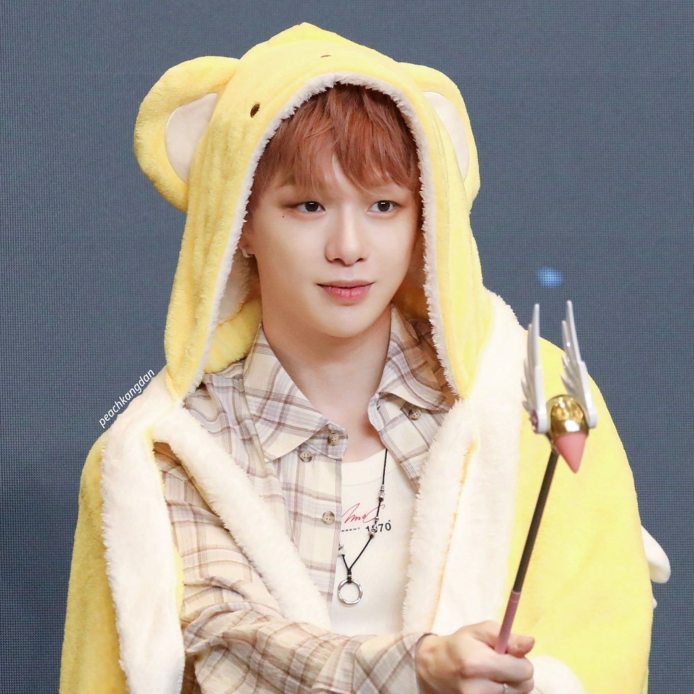 A moment captured by Kang Daniel's fan