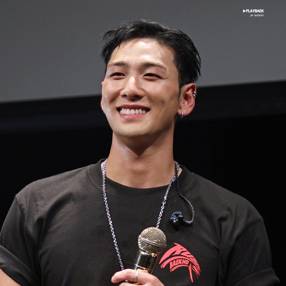 A moment captured by Baekho's fan