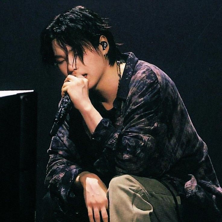 SUGA (BTS)の舞台裏ショット