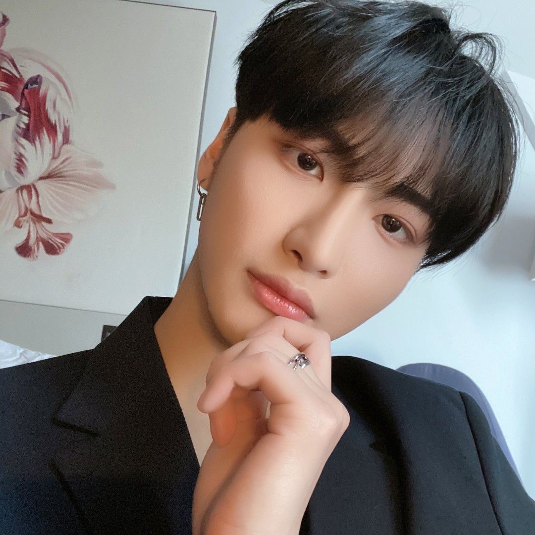 Recent activity shot of Seonghwa (ATEEZ)