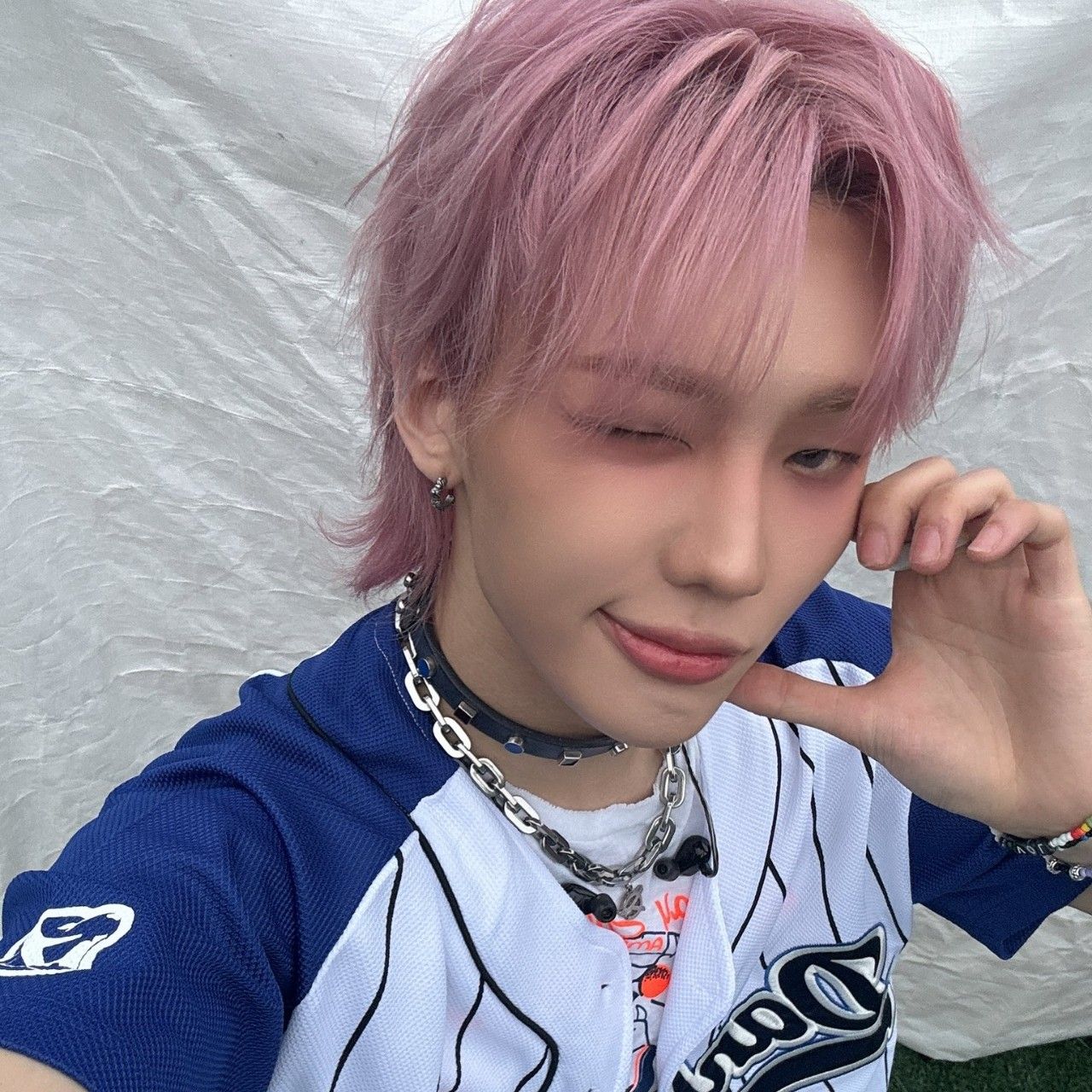 Behind-the-scenes cut of Junhyeok (TNX)
