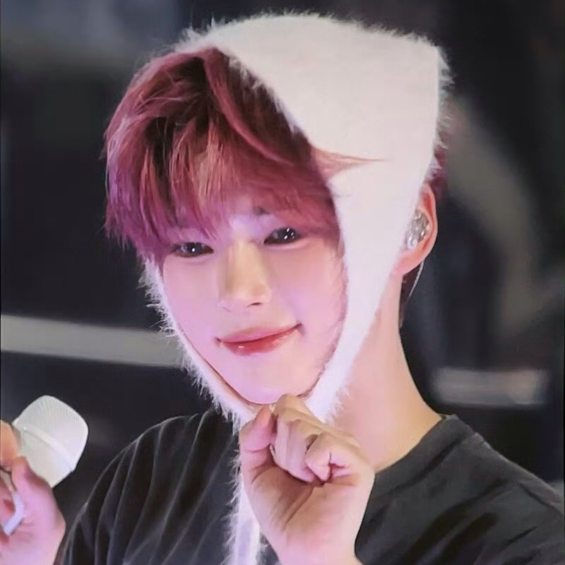 Recent activity shot of Sung Hanbin (ZEROBASEONE)