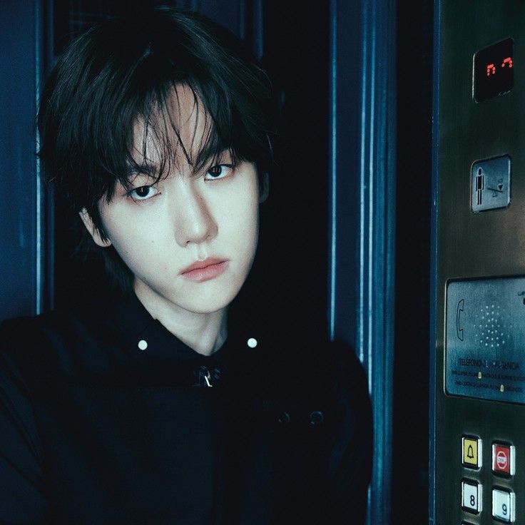 백현 (EXO)의 비하인드 컷