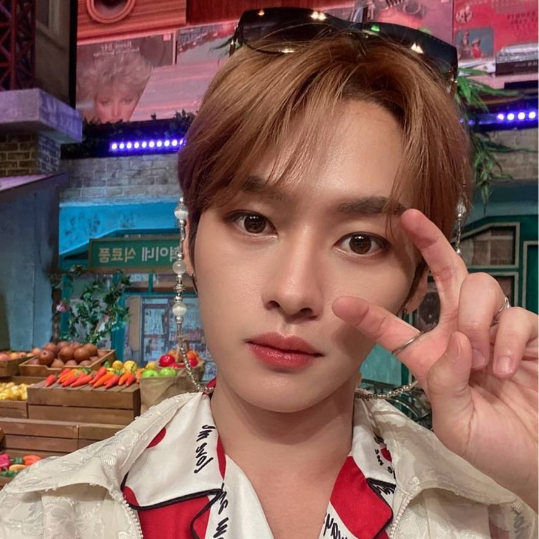 Behind-the-scenes cut of Lee Know (Stray Kids)