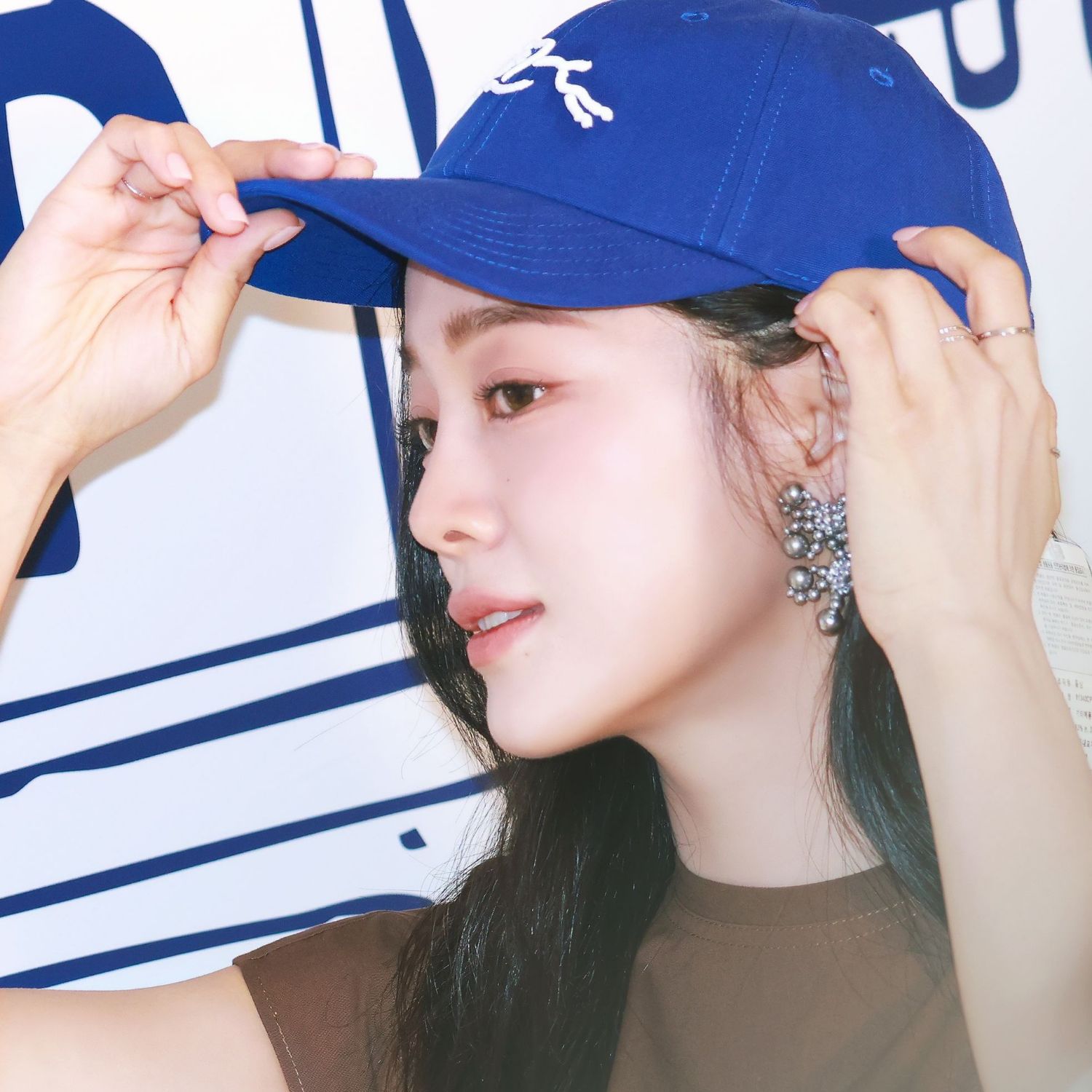 Behind-the-scenes cut of Sejeong