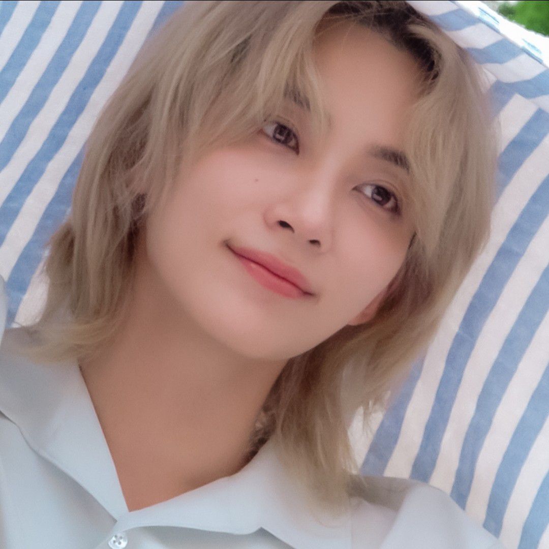 Latest photo of Jeonghan (SEVENTEEN)