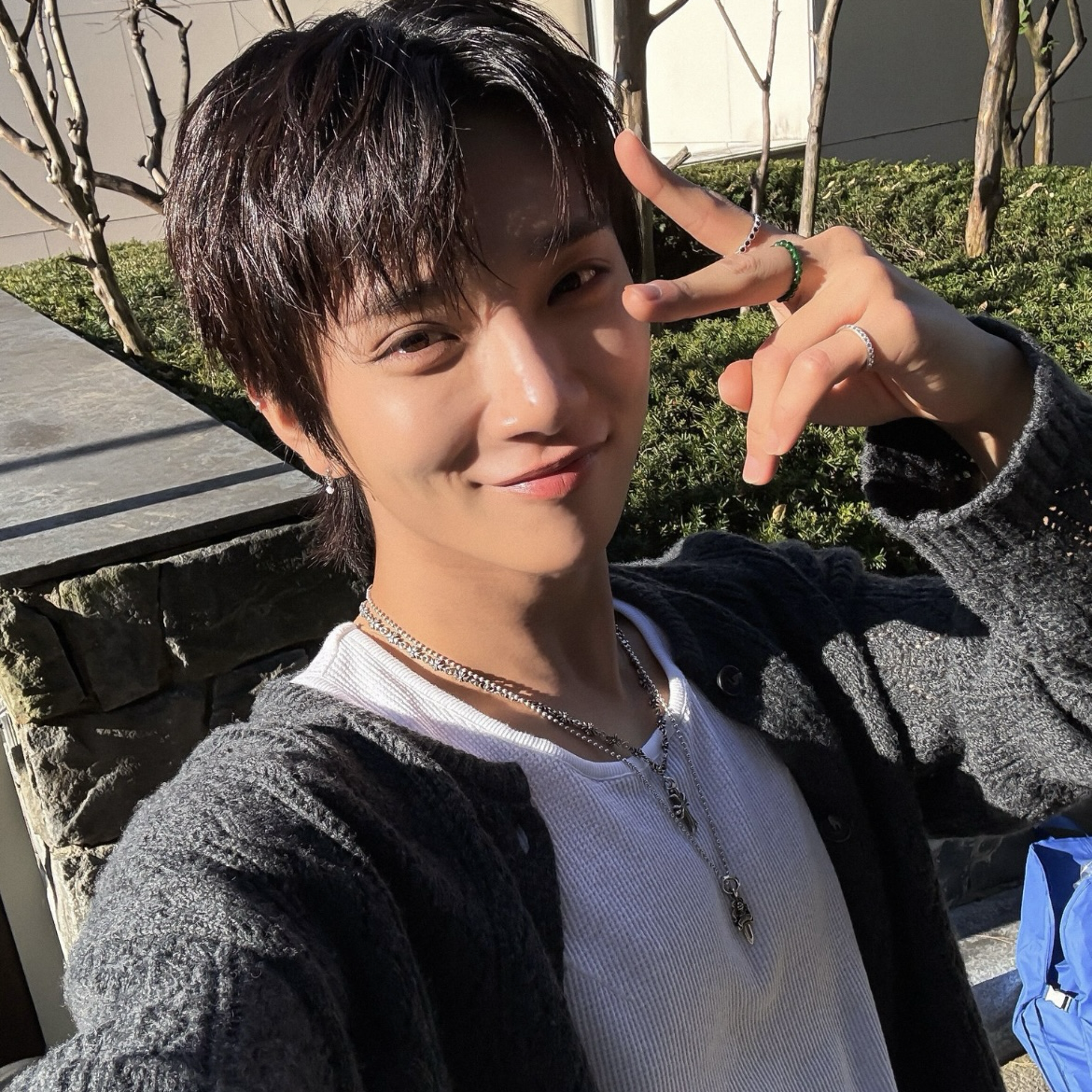 Latest photo of Joshua (SEVENTEEN)