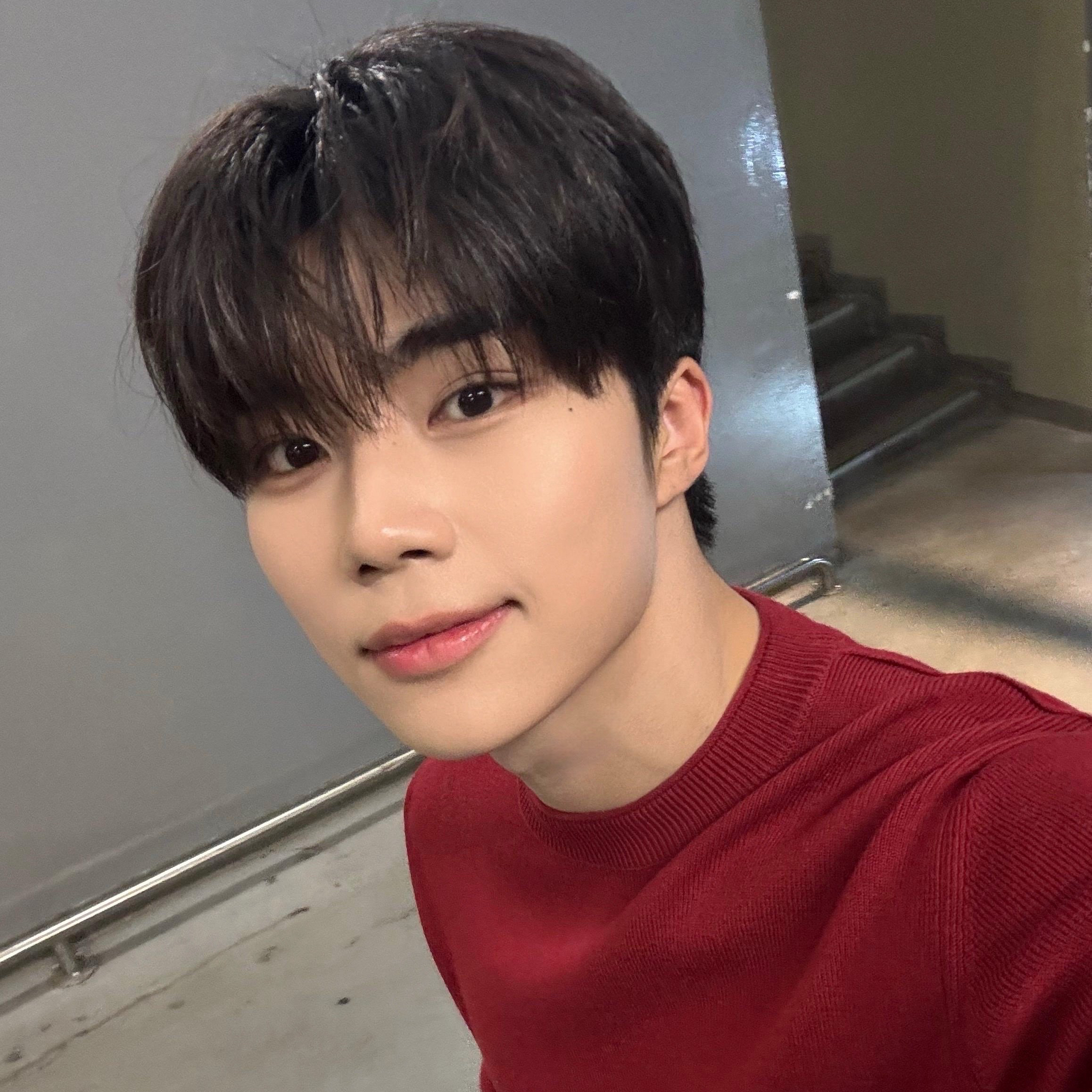 Recent activity shot of Park Gunwook (ZEROBASEONE)