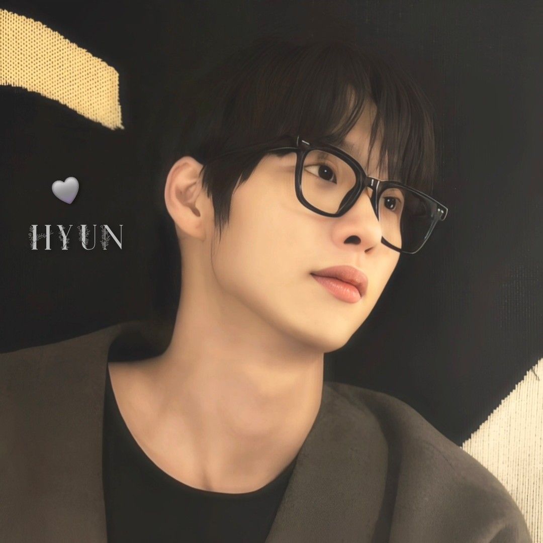 Latest photo of Hyun