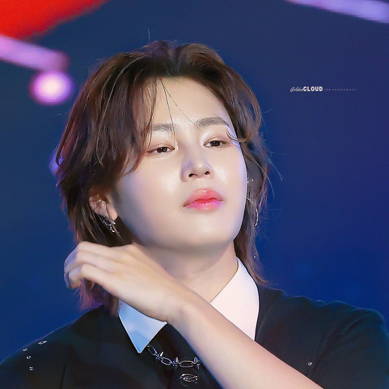 A moment captured by Ha Sungwoon's fan