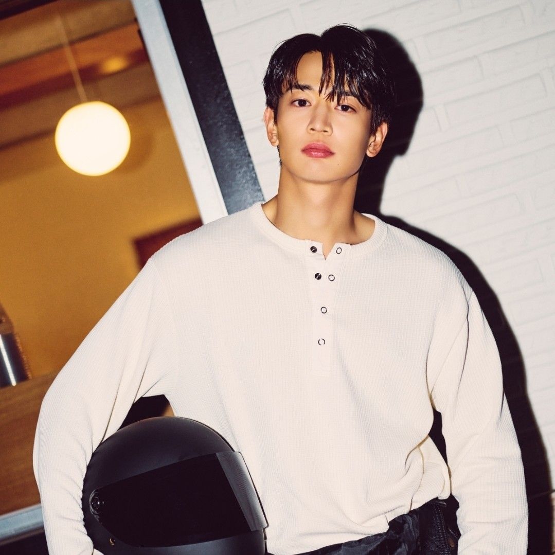 Latest photo of Minho (SHINee)